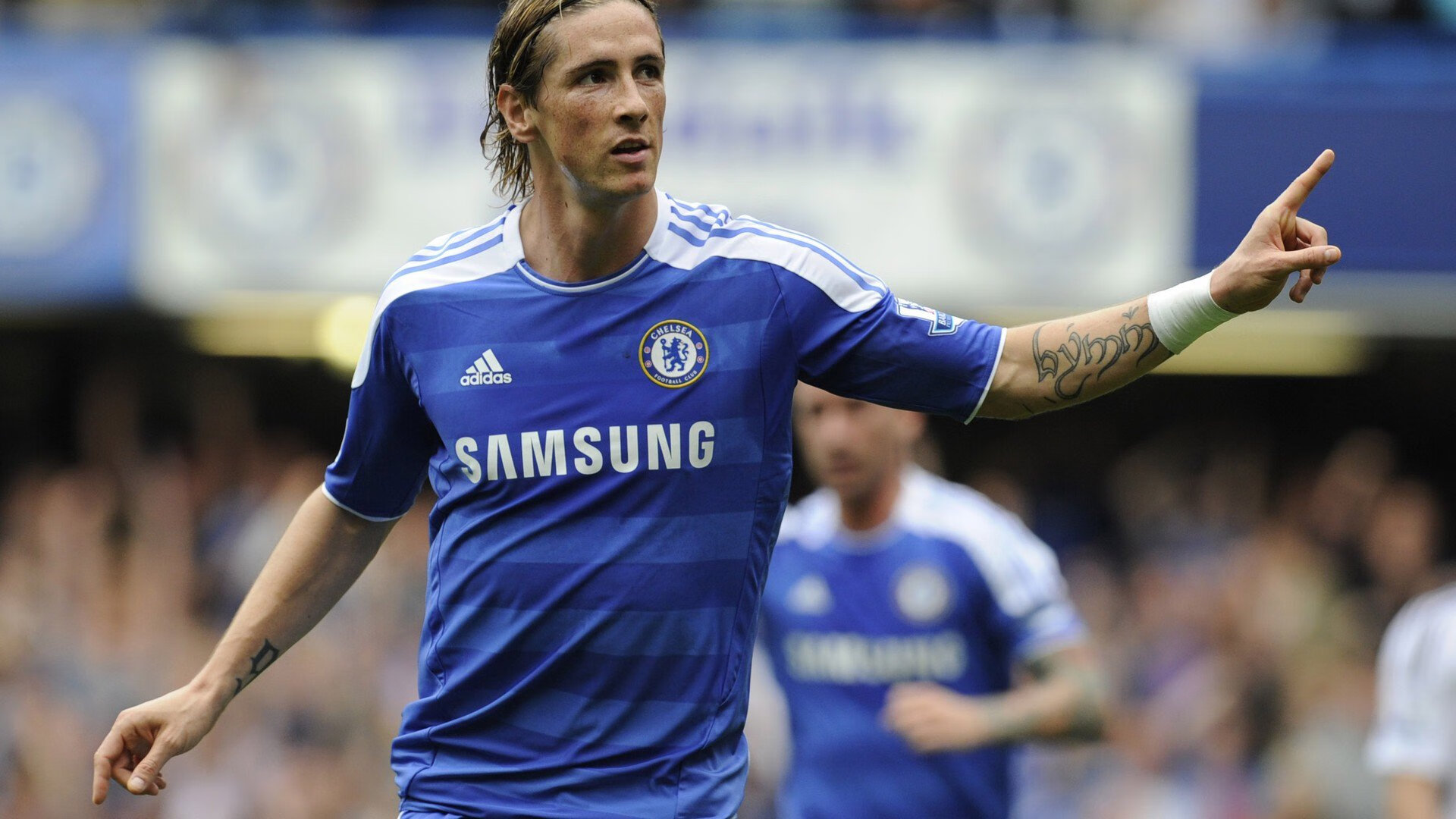 传奇谢幕！足球巨星李明举行盛大退役仪式